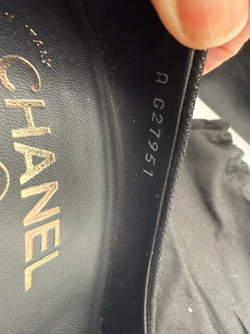 Chanel 11A Black Iridescent Cap Toe CC Pump Heels Size 39.5 w/ Box - Picture 9 of 14